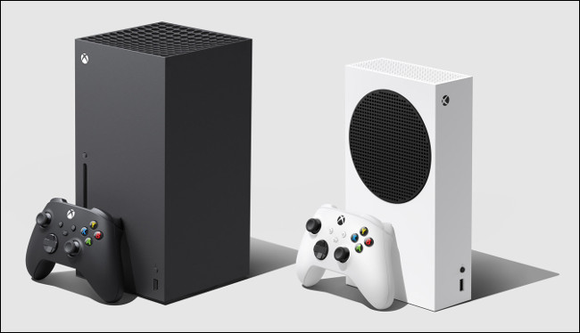 Una Xbox Series X junto a una S.